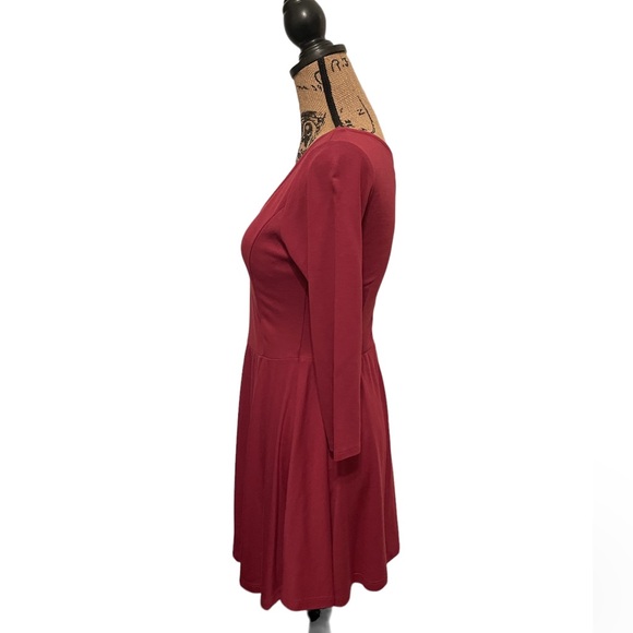 H&M Wine Colored Skater Dress NWT - Picture 4 of 6